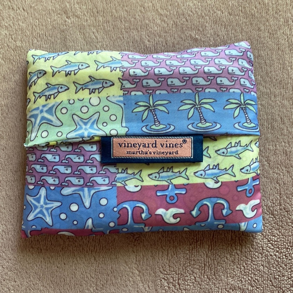 Vineyard vines plastic beach bag